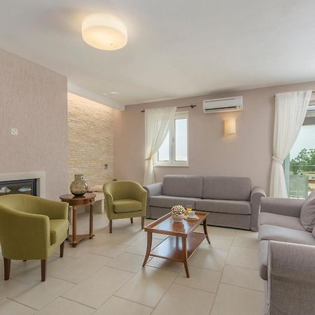 Villa Sterpazzi - Near Porec With Sea View, Private Jacuzzi, Sauna And Pool Вишнян Екстер'єр фото