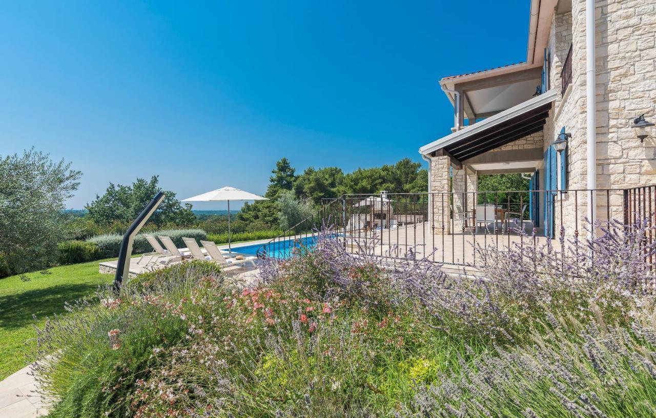 Villa Sterpazzi - Near Porec With Sea View, Private Jacuzzi, Sauna And Pool Вишнян Екстер'єр фото