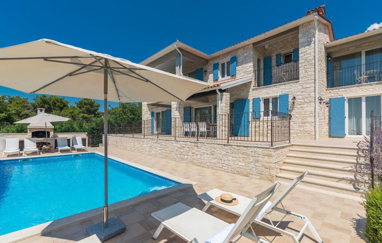 Villa Sterpazzi - Near Porec With Sea View, Private Jacuzzi, Sauna And Pool Вишнян Екстер'єр фото