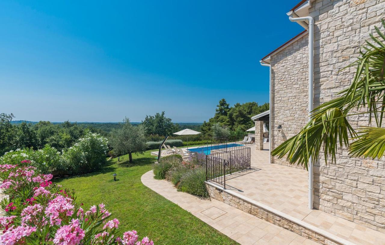 Villa Sterpazzi - Near Porec With Sea View, Private Jacuzzi, Sauna And Pool Вишнян Екстер'єр фото