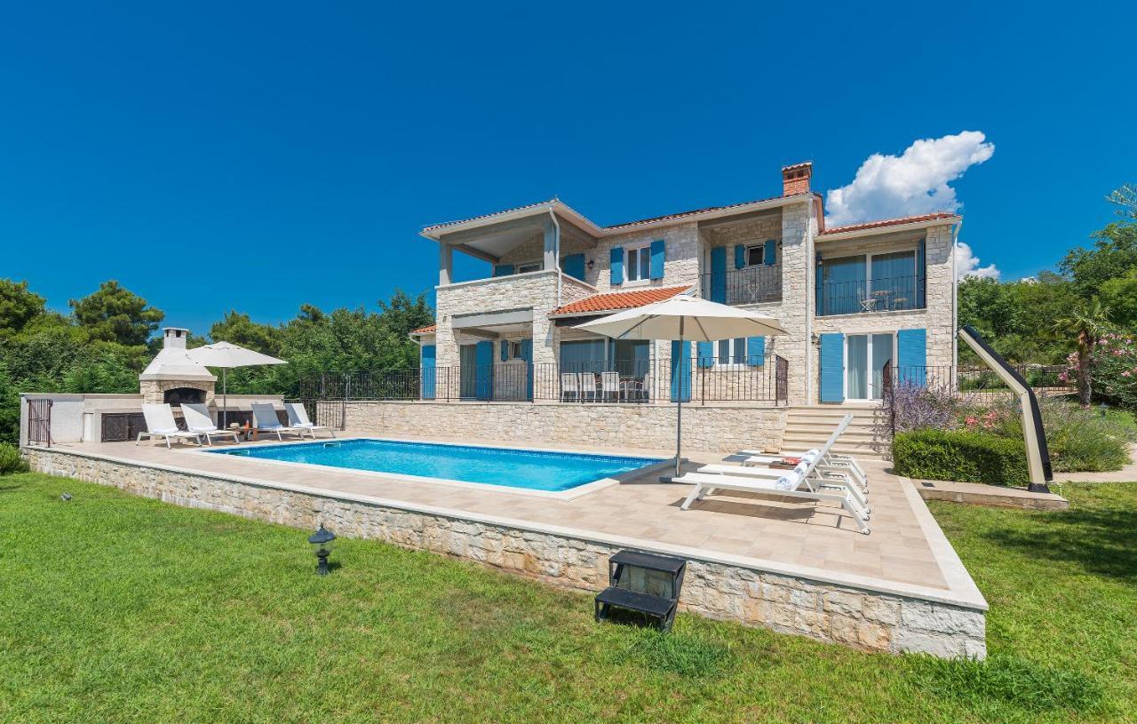 Villa Sterpazzi - Near Porec With Sea View, Private Jacuzzi, Sauna And Pool Вишнян Екстер'єр фото