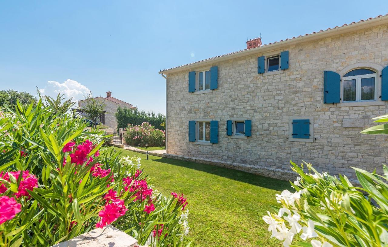 Villa Sterpazzi - Near Porec With Sea View, Private Jacuzzi, Sauna And Pool Вишнян Екстер'єр фото