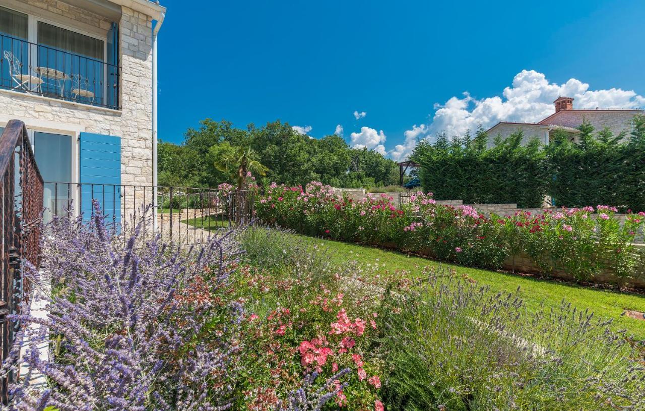 Villa Sterpazzi - Near Porec With Sea View, Private Jacuzzi, Sauna And Pool Вишнян Екстер'єр фото
