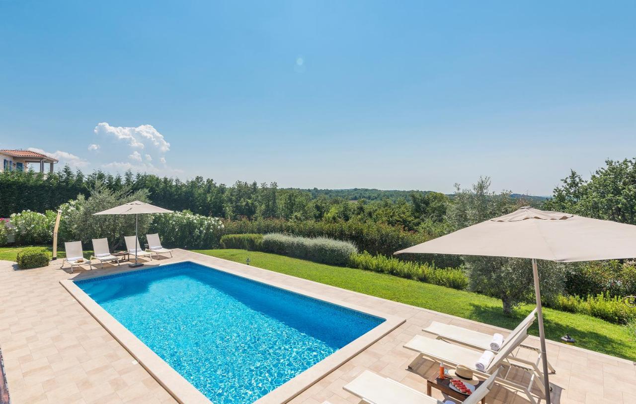 Villa Sterpazzi - Near Porec With Sea View, Private Jacuzzi, Sauna And Pool Вишнян Екстер'єр фото