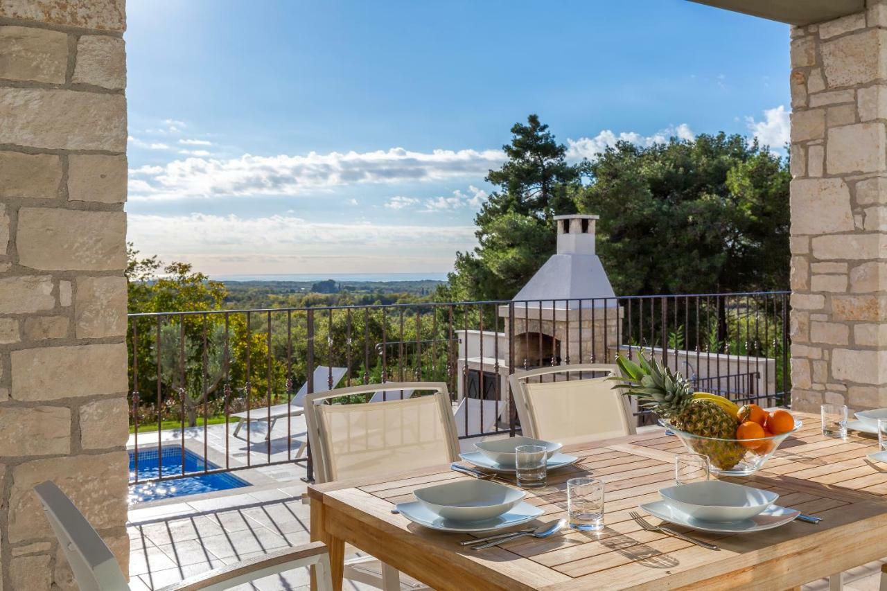Villa Sterpazzi - Near Porec With Sea View, Private Jacuzzi, Sauna And Pool Вишнян Екстер'єр фото