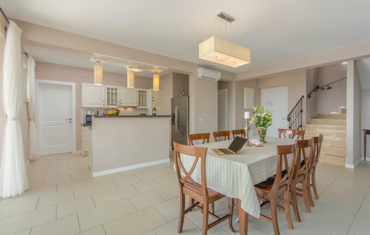 Villa Sterpazzi - Near Porec With Sea View, Private Jacuzzi, Sauna And Pool Вишнян Екстер'єр фото